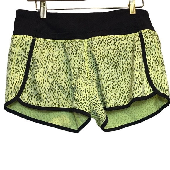 Lululemon Speed Shorts - Dottie Dash‎ Yellow, 8 - Picture 1 of 5